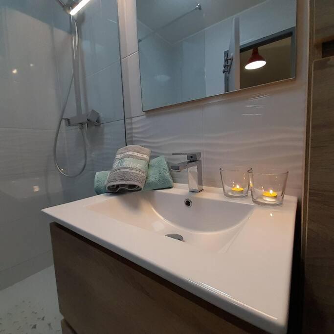 Petit Paradis Classe 3 Etoiles A 200M De La Plage! Terrasse-Wifi-Parking-Clim Saint-Mandrier-sur-Mer Buitenkant foto